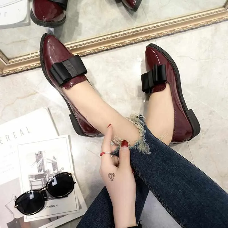 Classic Pointed Toe Flats Black/Red Shoes